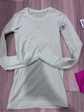 lululemon athletica Light Mint Long Sleeve Tee